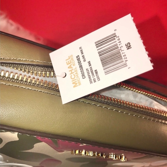 ๐บ NEW MK MICHAEL KORS OLIVE CROSSBODY butterflies - Picture 4 of 8